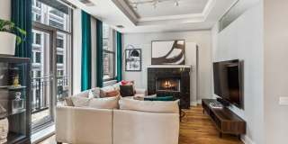 212 W Washington Street Gallery 10