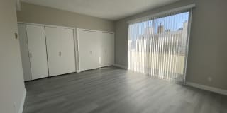 The Brentwood Collection Gallery 8