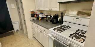 Sail into this 2BR 1BA at the Mayflower Condominiums in Alexandria includes utilities Gallery 9