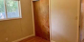 Great Three Bedroom, Close to Everything! Gallery 8