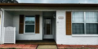 2 Bed/2 Bath, 1 story Villa in Veterans Villas AVAILABLE May 11th! Gallery 1