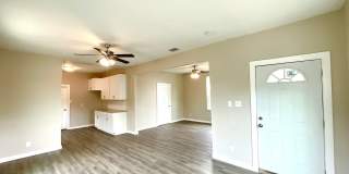 Move-In Ready 3BD/2BA – Laminate Floors, Fenced Yard & Prime Location! ACCEPTS SECTION 8 Gallery 8