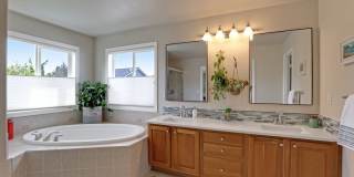 IMMACULATE & LOVELY 5 bed, 3 bath, + huge bonus room that can serve as a 5th bedroom, 2 car garage Gallery 22