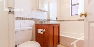 Newly renovated 2nd floor 1 bed unit right next to the Green Line! Gallery 4