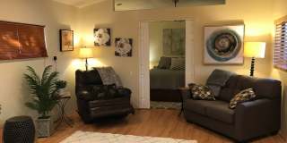 Central Furnished Guest House Gallery 6