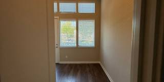 3bd/2.25ba Lake Forest Park Townhome Gallery 15