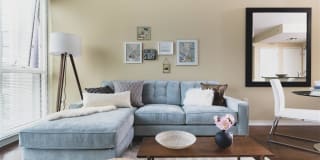 Wilshire Vermont Gallery 17