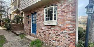 Townhome with Pool! Gallery 1