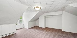 Gorgeous 3 Bedroom in Troy Hill available June 1! Gallery 9