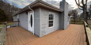 Charming Farragut Home with Large Fenced Yard and Wooded Access Gallery 1