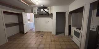 Unique 3/2 + Den home in great location Gallery 27