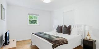 9724 ADMIRALTY Drive Gallery 20
