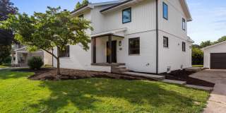 Four bedroom executive rental available now in Champaign's sought after Devonshire neighborhood! Gallery 1