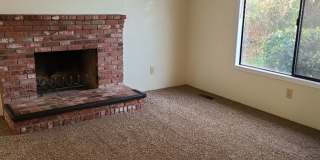 Comfortable 3 bed, 2 bath home in Medford Comfortable 3 bed, 2 bath home in Medford Gallery 3