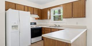 Fully Repainted 2be/1.5ba Duplex With Easy Access To The Highway Gallery 8