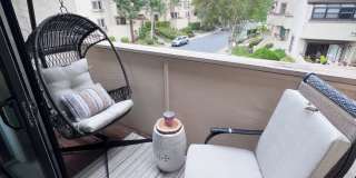 Beautifully Furnished 2 Bed/2.5 Bath Townhome in the Desirable Woodlands of La Jolla Gallery 23