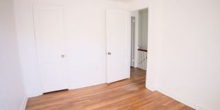 Cute & Cozy Interior Rowhome Gallery 17