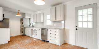 2 bedroom 1 bathroom for rent! Gallery 10