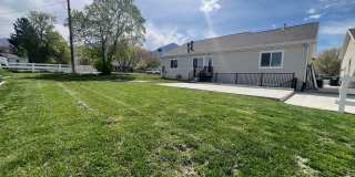 Gorgeous 6-bedroom, 4-bathroom with a large garage Salem Gallery 25