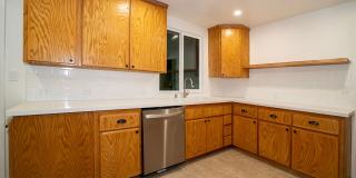 Adorable Duplex Unit with Attached Garage Gallery 4