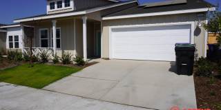 Beautiful 4-Bed Home in Shafter's Gossamer Grove Community – Solar Included! Gallery 1