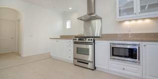 Nestled in the Woodbury Community- detached 2-bedroom Bowen Court Town Home Gallery 13