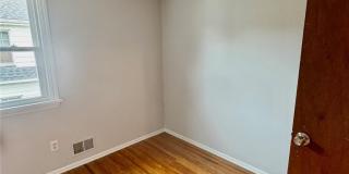 214 E Spruce Street Gallery 15