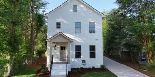 16 Lakeview 4 Bed / 4.5 Bath Leasing for Fall 2027 LESS THAN A MILE FROM CAMPUS Gallery 1