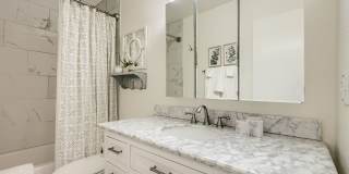 Corner Unit 2 BDR / 2.5 BA Townhome Gallery 18