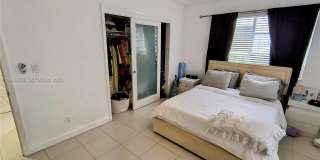 1335 15th Street Gallery 16