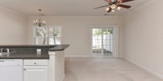 3BR 2.5BA Townhome in Pennington Square ~ Minutes to Fort Jackson, the VA hospital, USC Medical School, and I-77! Gallery 6