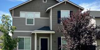 4 bed 2.5 bath home just off Pine Ave and N Black Cat Rd. Gallery 1