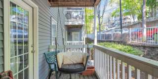 Charming 2BR Condo in Sandy Springs Gallery 10