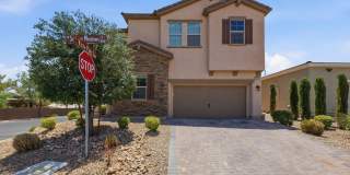 Mountains Edge Gem with Loft, Den & Upgraded Kitchen Gallery 1
