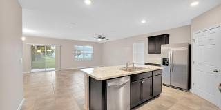 2538 SE Rock Springs Drive Gallery 11
