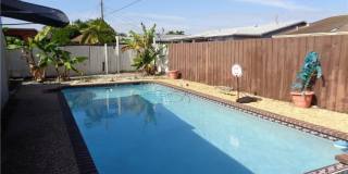 9571 Sunset Strip Gallery 12