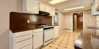 Large 2/2 Single Family Home in White Oak! Gallery 1