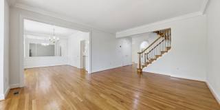 8904 BARROWGATE Court Gallery 6