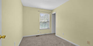 886 St. Clair Avenue Gallery 25