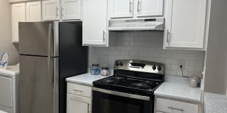 Hub at 934 Apartments Gallery 4