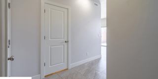 Pet friendly 3 Bedroom Townhome in Washington! Gallery 14