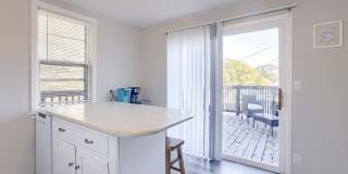 Cozy 1 Bedroom Bungalow!! Gallery 13