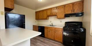 Gorgeous 2BR Townhouse in Plum! Washer  Dryer Included, Central A/C  More! Call Today! Gallery 1