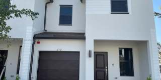 212 SW 159th Ter Gallery 1