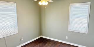 2bed/1 Bath - Available May Gallery 10