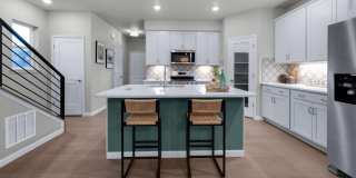 Furnished 3 Bed/Office Luxury Model Home on Westside Gallery 12