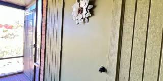 Beautiful and cozy 1BR Townhome in Green Valley Gallery 22