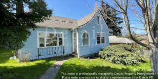 *** Applications Pending*** Charming 2BR, 1BA house With Loft  Office Gallery 1