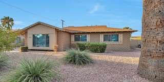 3 BEDROOMS 2 BATHS! GRASS YARD! Gallery 1