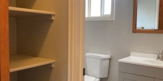 2 Bedroom 2 Bath Townhome w/ large 2 car garage - Freshly remodeled - Available Now Gallery 22